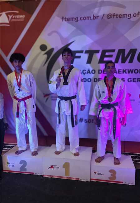 Manhuaçuenses participam da 2ª Copa João Monlevade de Taekwondo
